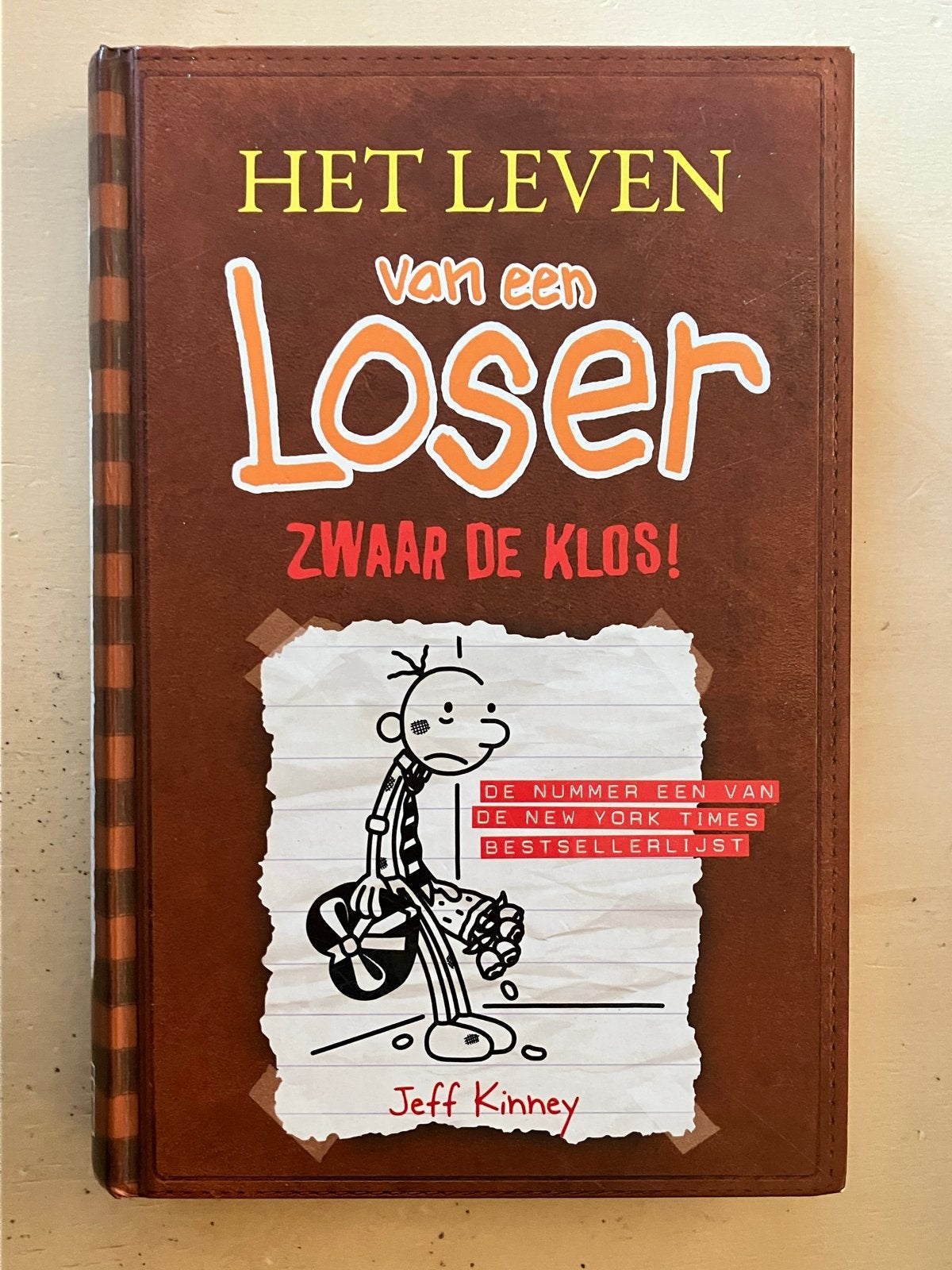 Jeff Kinney - Zwaar de klos, Ophalen, Jeff Kinney, Zo goed als nieuw, Fictie