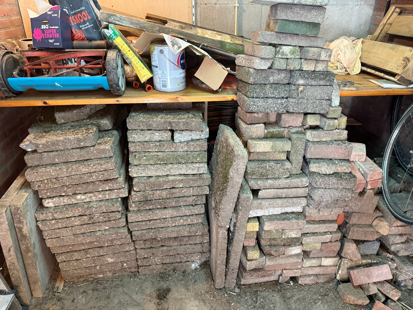 Gratis af te halen: tegels en bestrating, Tuin en Terras, Ophalen, Gebruikt, Klinkers, 10 m² of meer