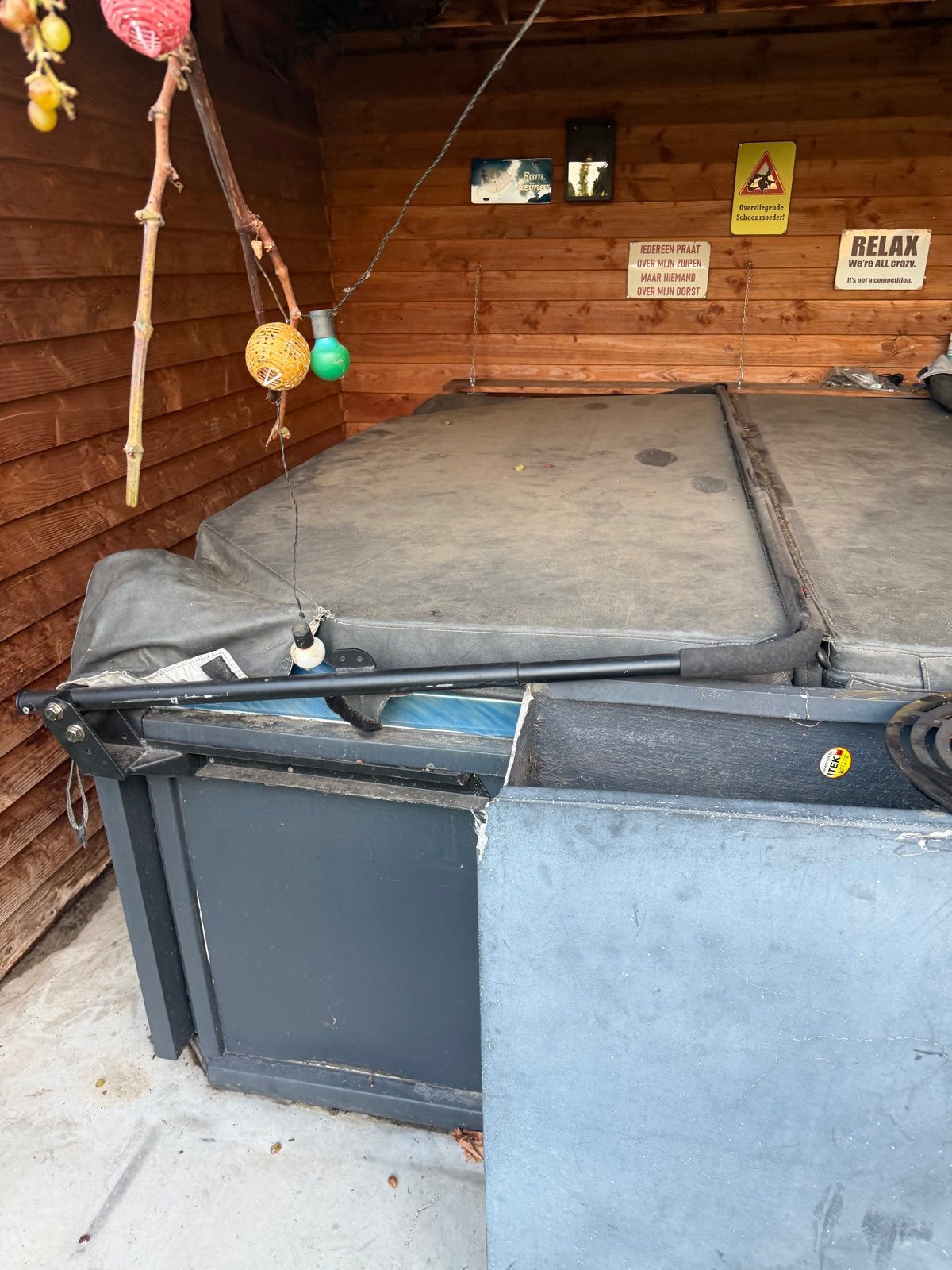 Grote goed geïsoleerde jacuzzi met klein lek, Tuin en Terras, Ophalen, Gebruikt, Overige typen