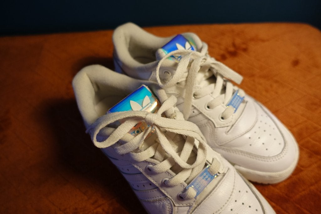 [Duurzame Pareltjes] Adidas Rivalry Low W, mt. 38, Wit, Sneakers of Gympen, Gedragen, Verzenden