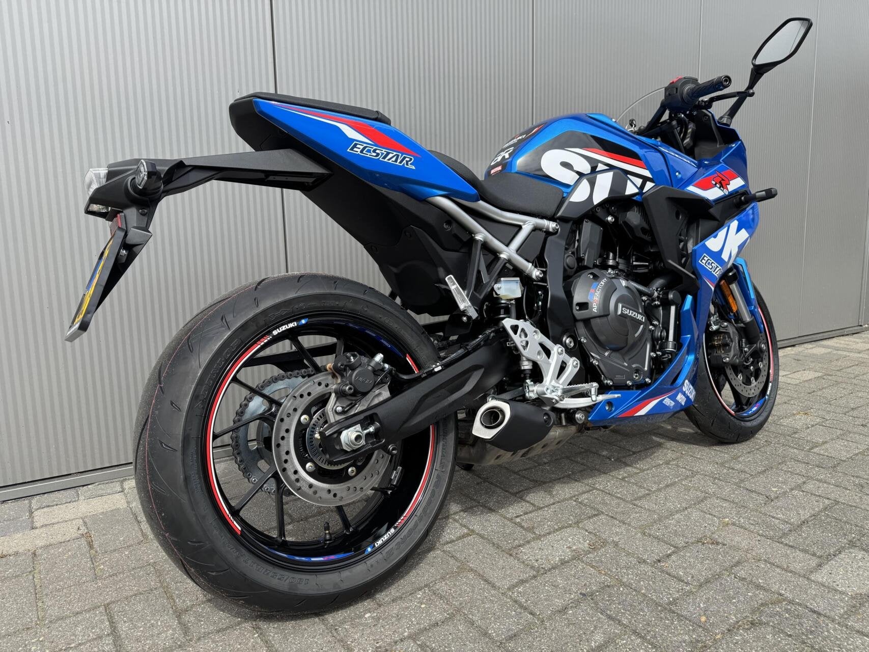 Suzuki GSX-8R, Bedrijf, Sport, 776 cc, 12 t/m 35 kW