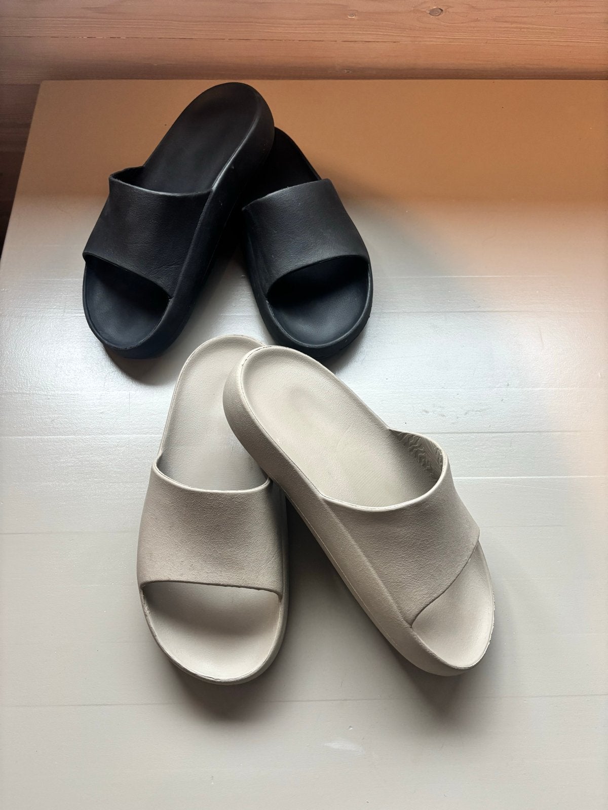 Comfortabele slippers - Prozis - maat 39 - alleen zwart!, Slippers, Zwart, Ophalen of Verzenden, Zo goed als nieuw