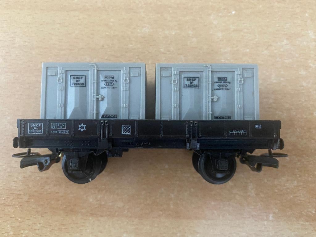 Lima HO platte goederenwagon met 2 (losse) containers, Hobby en Vrije tijd, Modeltreinen | H0, Gelijkstroom, Wagon, Ophalen of Verzenden