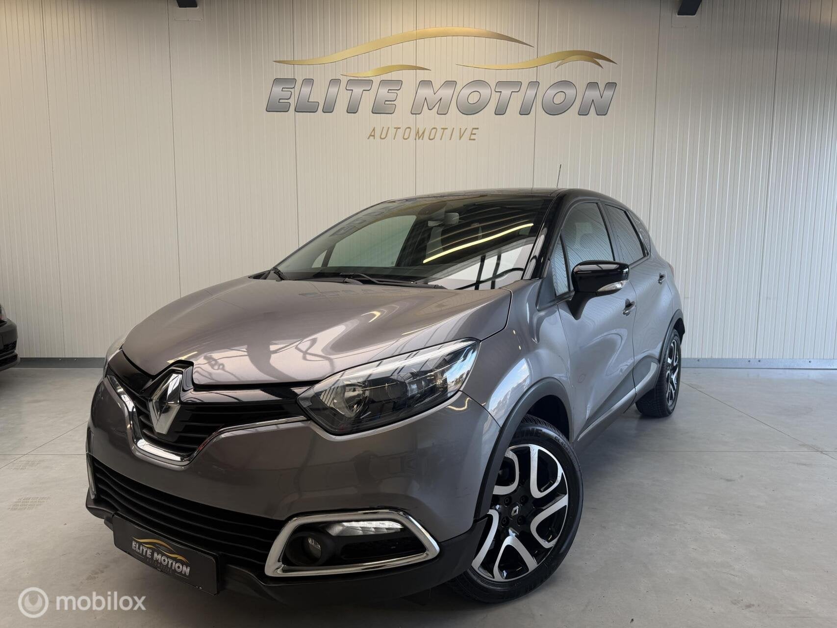Renault Captur 0.9 TCe Dynamique | Camera | Keyless | Ecc, Gebruikt, Origineel Nederlands, Handgeschakeld, 3 cilinders