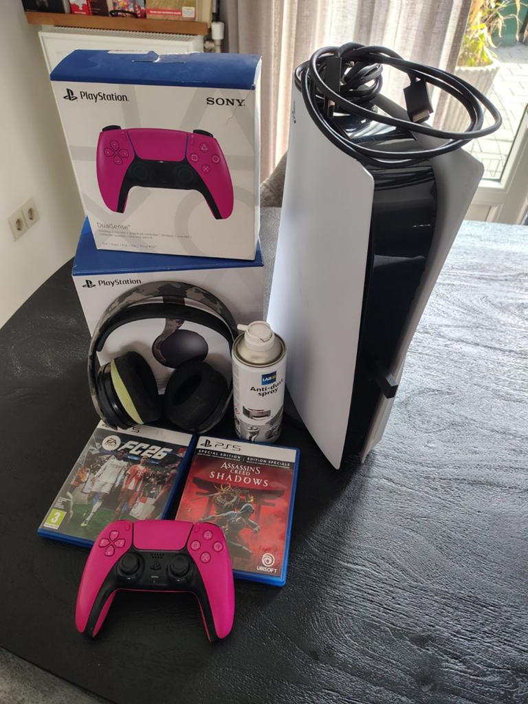 Sony PlayStation 5 (PS5) 825GB met extra's, Spelcomputers en Games, Games | Sony PlayStation 5, Ophalen, Zo goed als nieuw