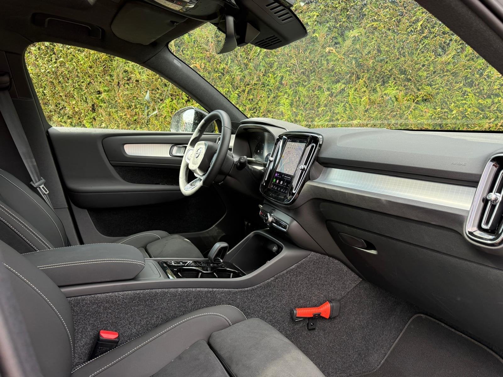 Volvo XC40 B4 Plus Black Edition | Panoramadak | 360 camera, 12 maanden, Gebruikt, Euro 6, 4 cilinders