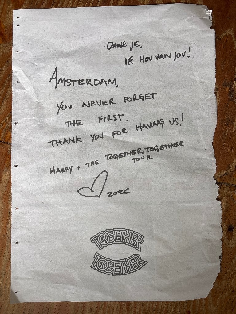 Achterkant het Parool Harry Styles thank you note, Verzenden, Gelezen, Muziek, Film of Tv