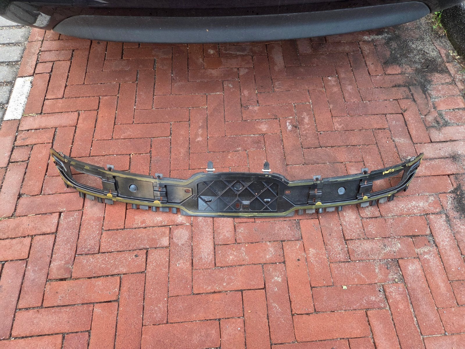 Peugeot 208 Achterbumper Grille/Diffuser (2012-2019), Gebruikt, Ophalen of Verzenden, Achter, Bumper