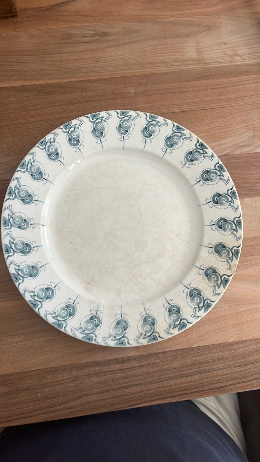 Thesi bord Société Céramique Maestricht. Diameter 30 cm, Antiek en Kunst, Ophalen