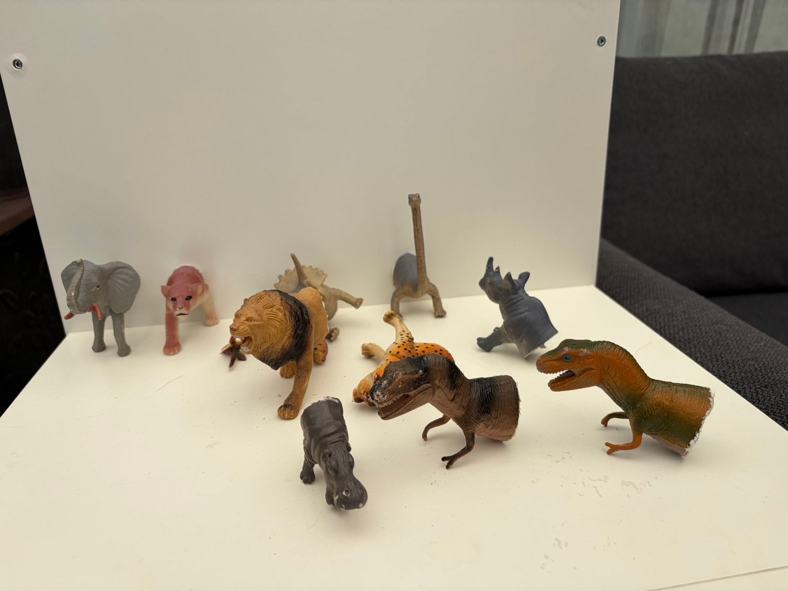 Ladekast knopjes dieren 12 stuks, Ophalen of Verzenden, Zo goed als nieuw, Beeldje of Figuurtje