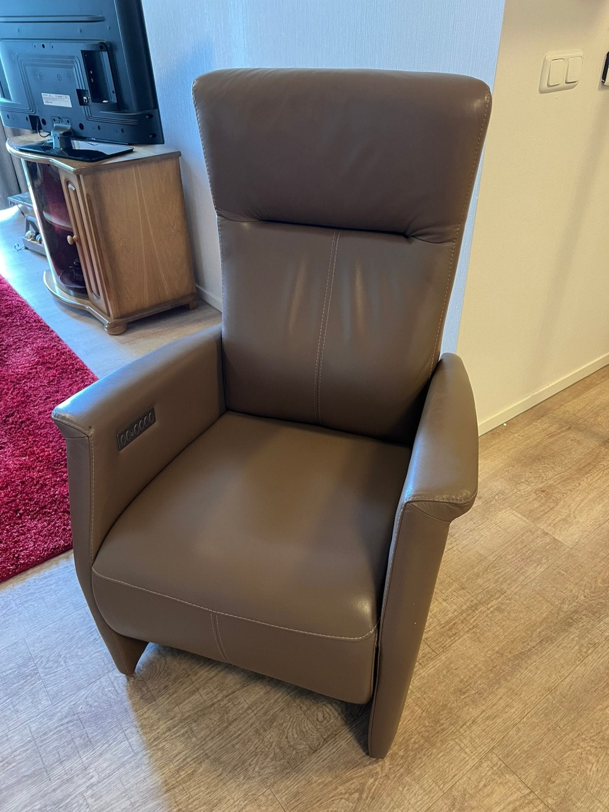 Te Koop : Sta Op Stoel Relax Fauteuil Bruin Leder Prominent, Ophalen, Gebruikt, Minder dan 75 cm, Leer