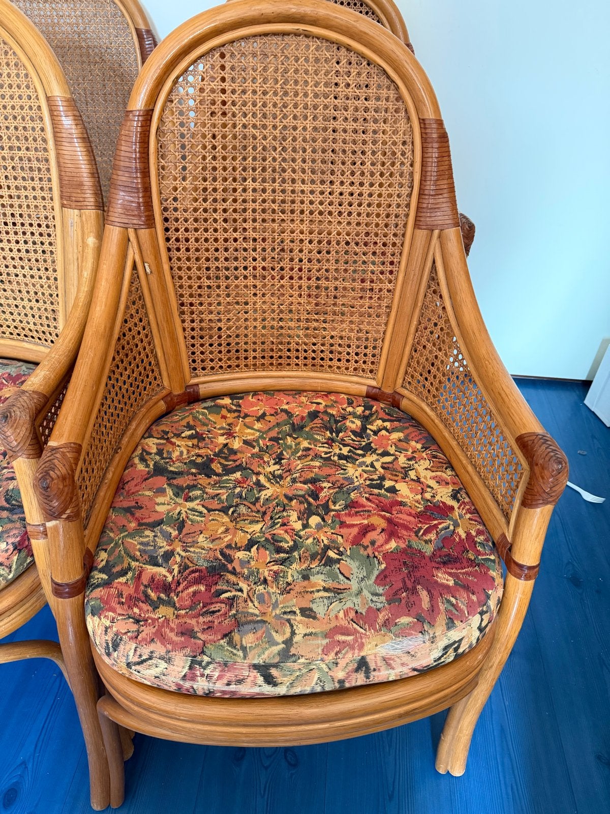 Set van 4 rotan stoelen met bloemenprint kussens, Ophalen of Verzenden