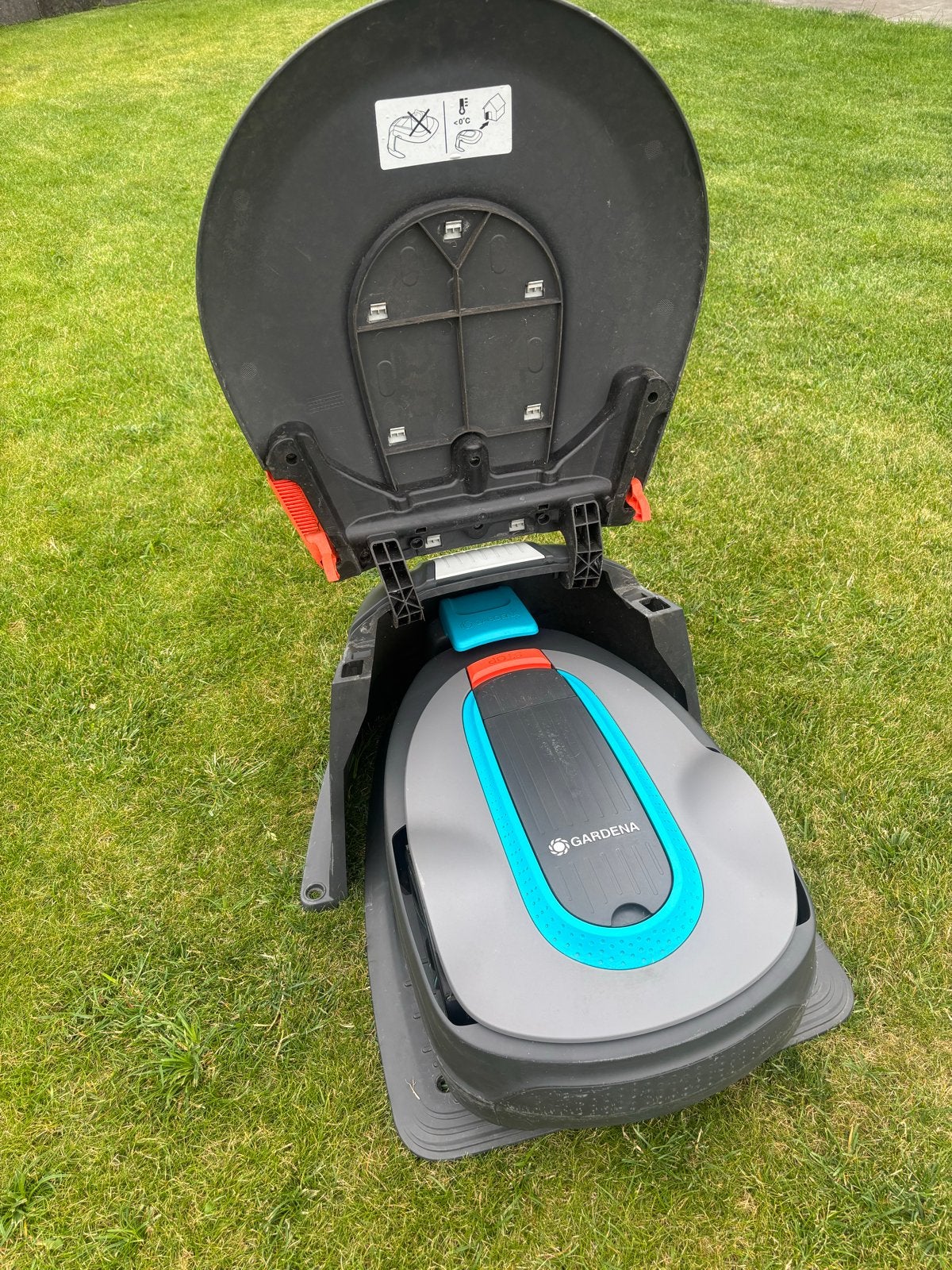 Gardena Sileno City robotmaaier met laadstation en garage, Tuin en Terras, Ophalen, Gebruikt, Minder dan 20 cm