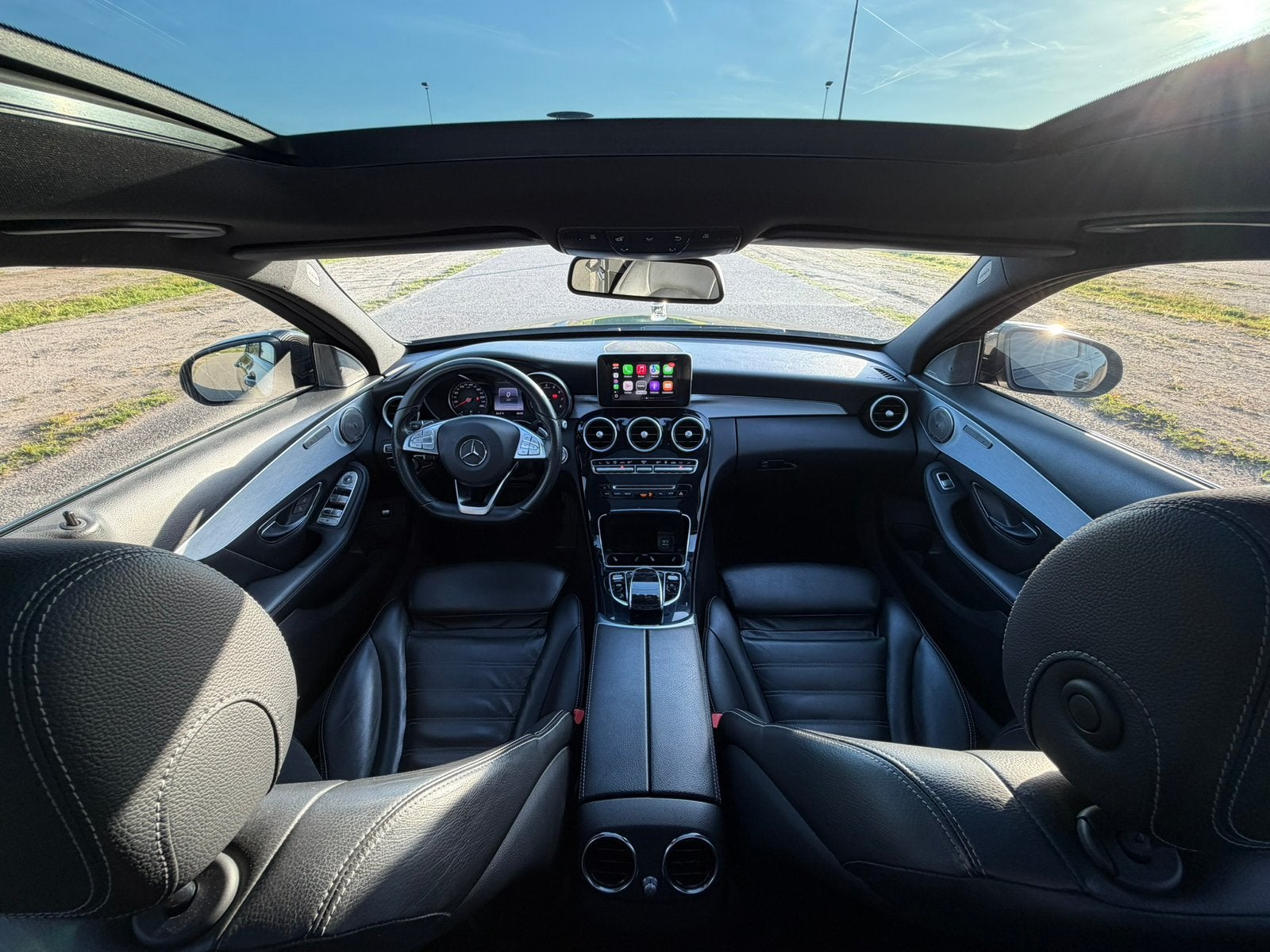 Foto 9 van Mercedes-Benz C350e 211PK | Pano | Burmester | 360 Camera