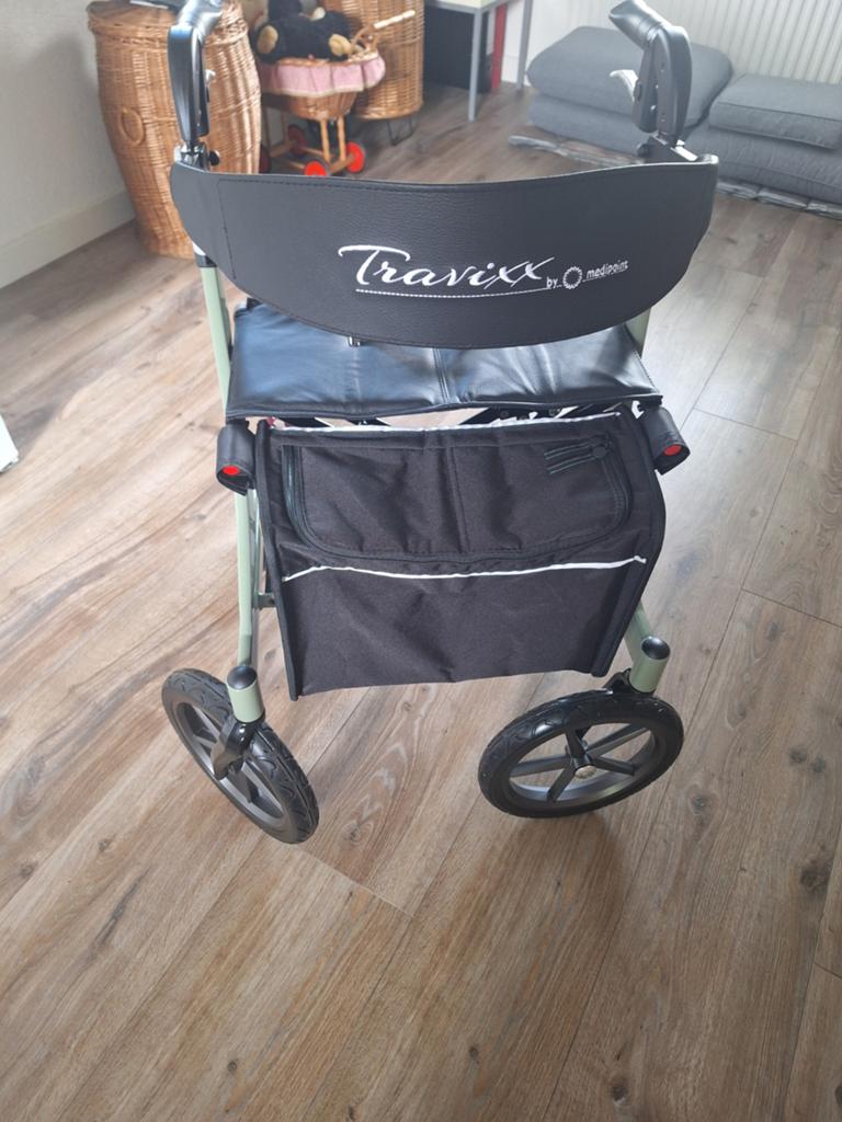 Rolator travixx traveller sage green maat m, Ophalen