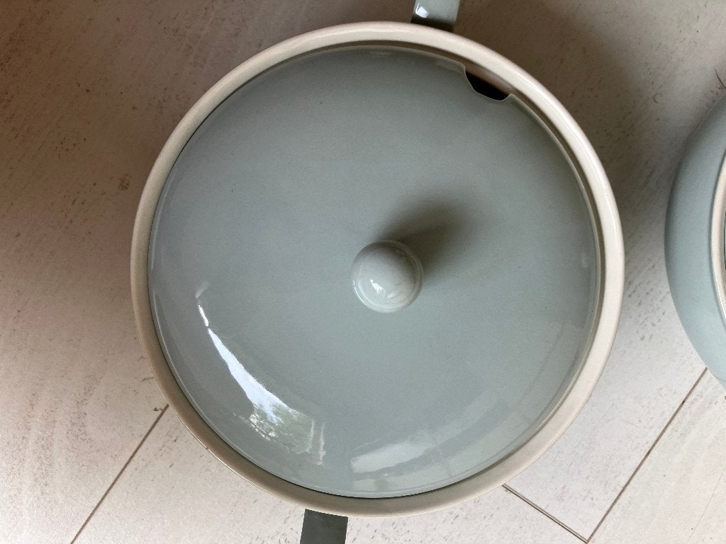 Twee vintage pastelblauwe dekschalen Petrus Regout, Ophalen of Verzenden