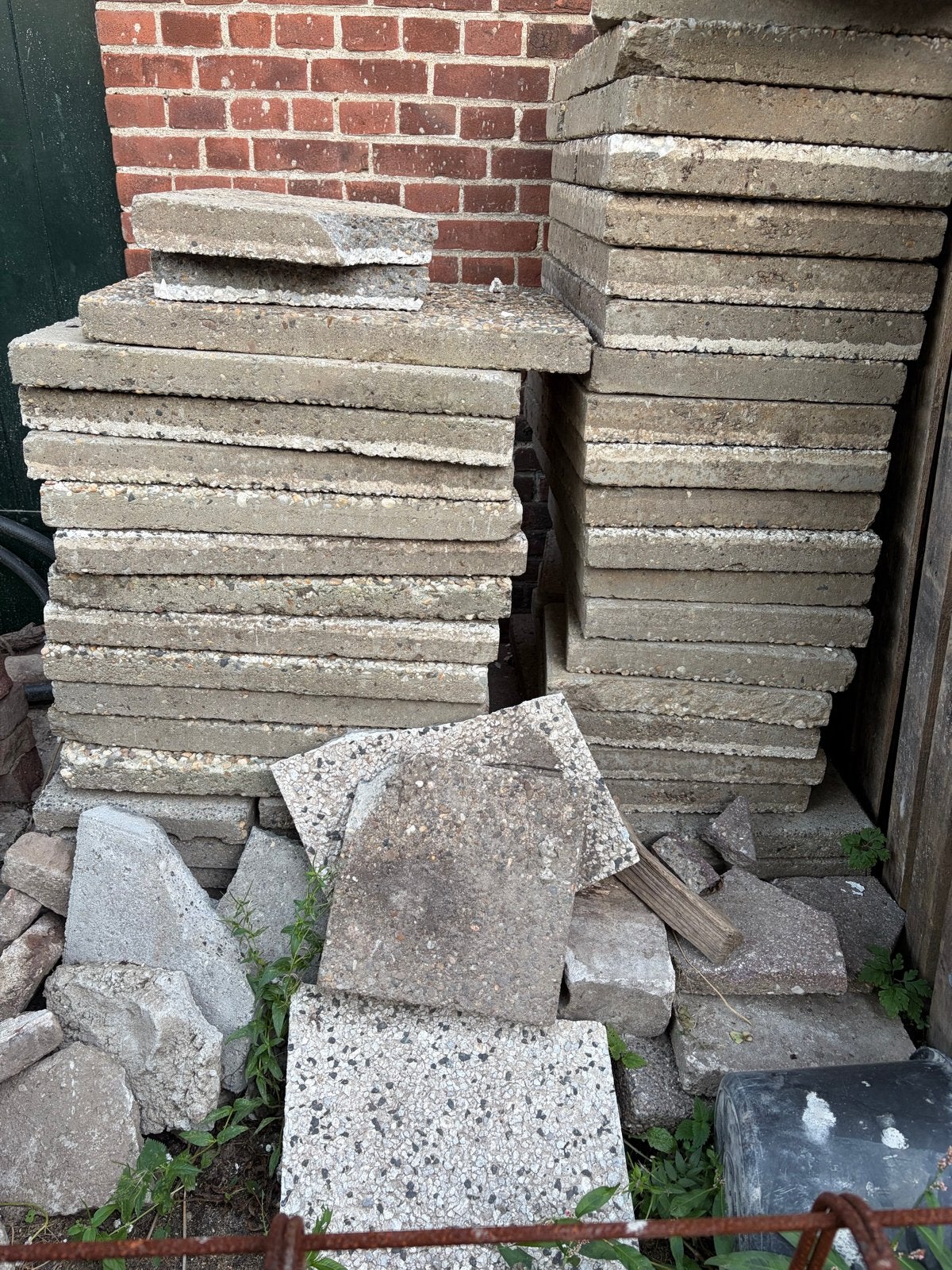 20 grote grindtegels gratis af te halen in Wijk en Aalburg, Gebruikt, Grind, Terrastegels, 5 tot 10 m²