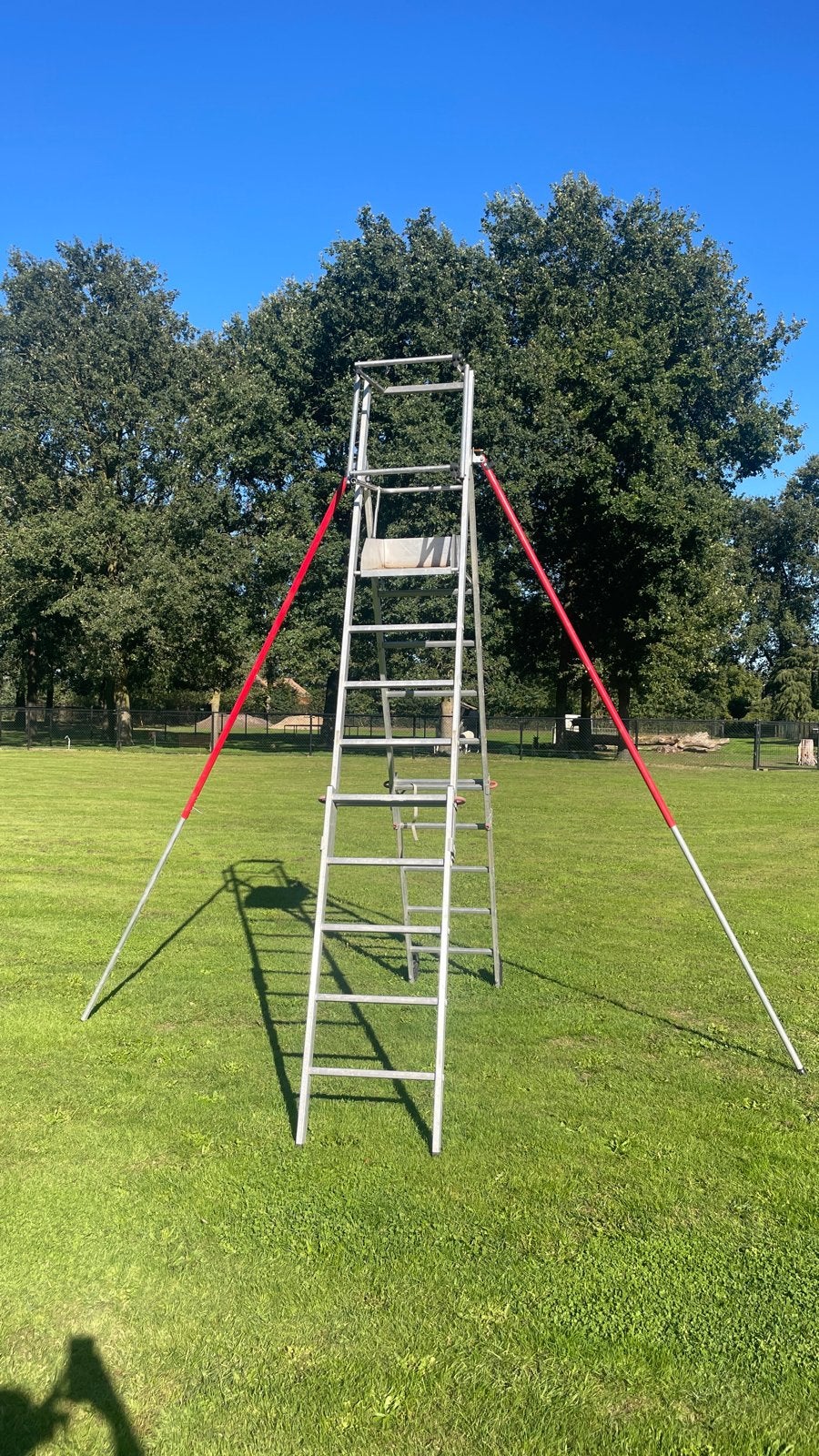 Stevige aluminium trap/ladder met platform, uitschuifbaar, Doe-het-zelf en Verbouw, Ophalen, Gebruikt, Trap, Opvouwbaar of Inschuifbaar