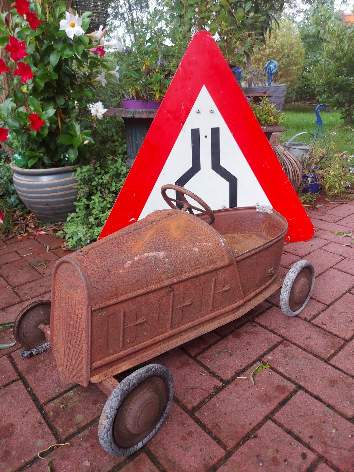 Antieke kleine trapauto zeer decoratief karretje, Ophalen