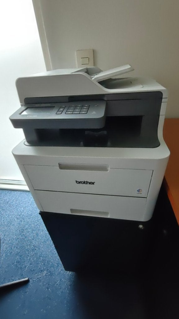 Brother dcp-l3550cdw met printer laden kast, Ophalen