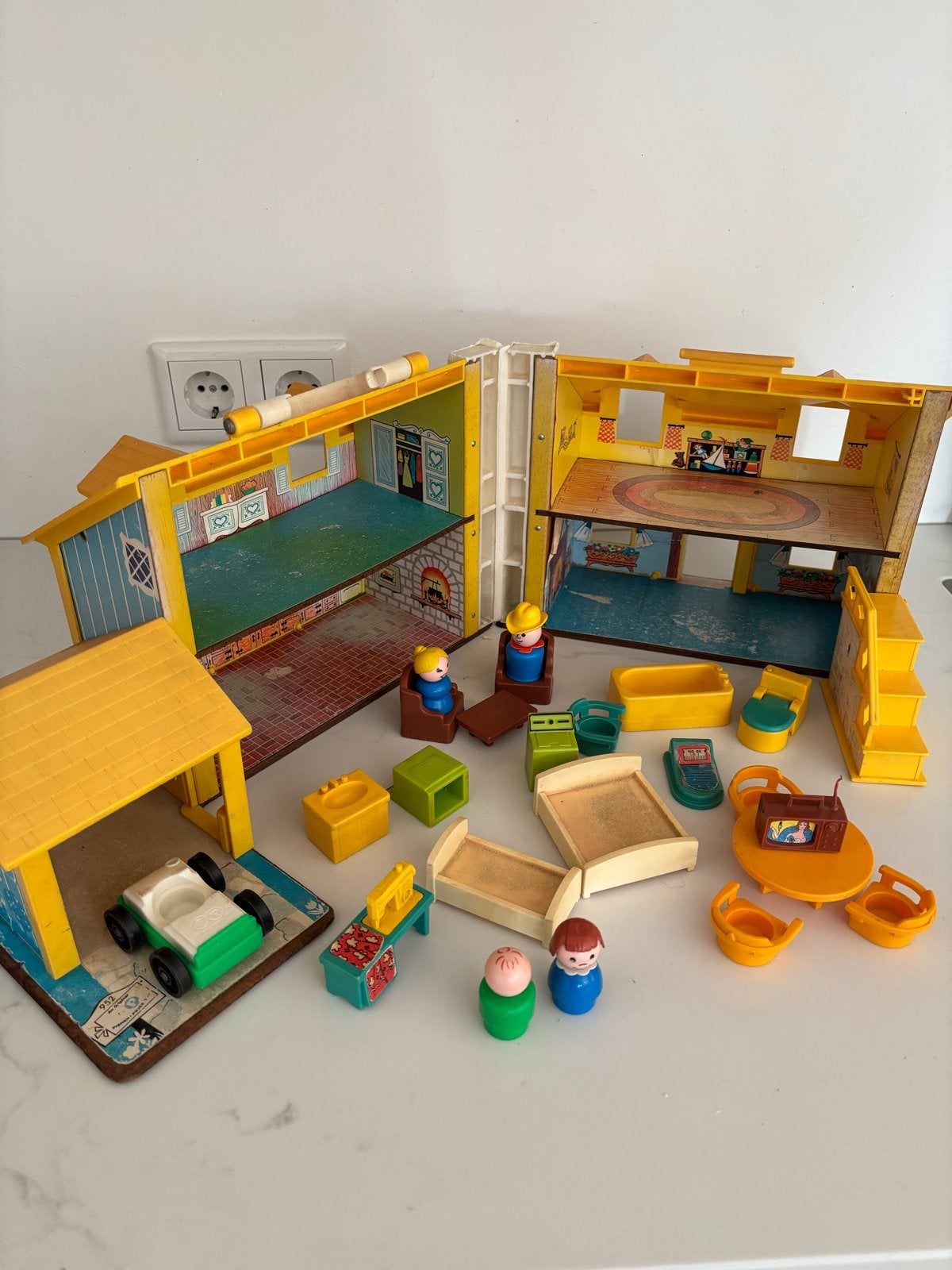 Vintage Fisher-Price Poppenhuis met Meubels en Poppetjes, Ophalen of Verzenden, Gebruikt, Poppenhuis