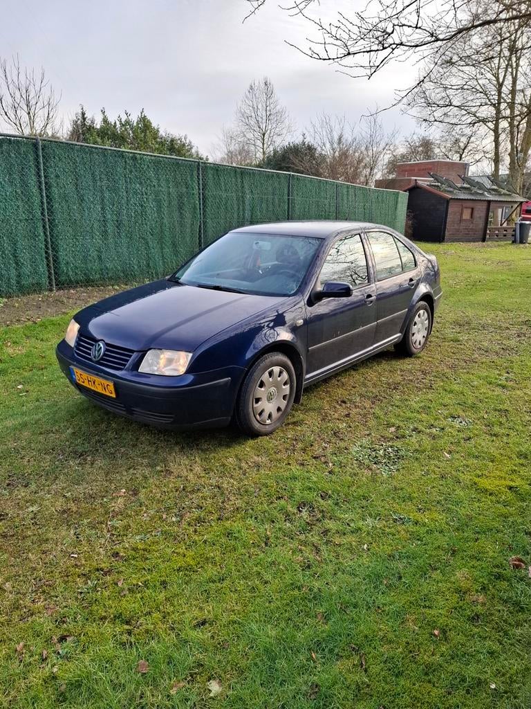 Volkswagen Bora 1.6 77KW 2001 Blauw, Auto's, Volkswagen, Bora, 4 cilinders, Blauw, 1200 kg