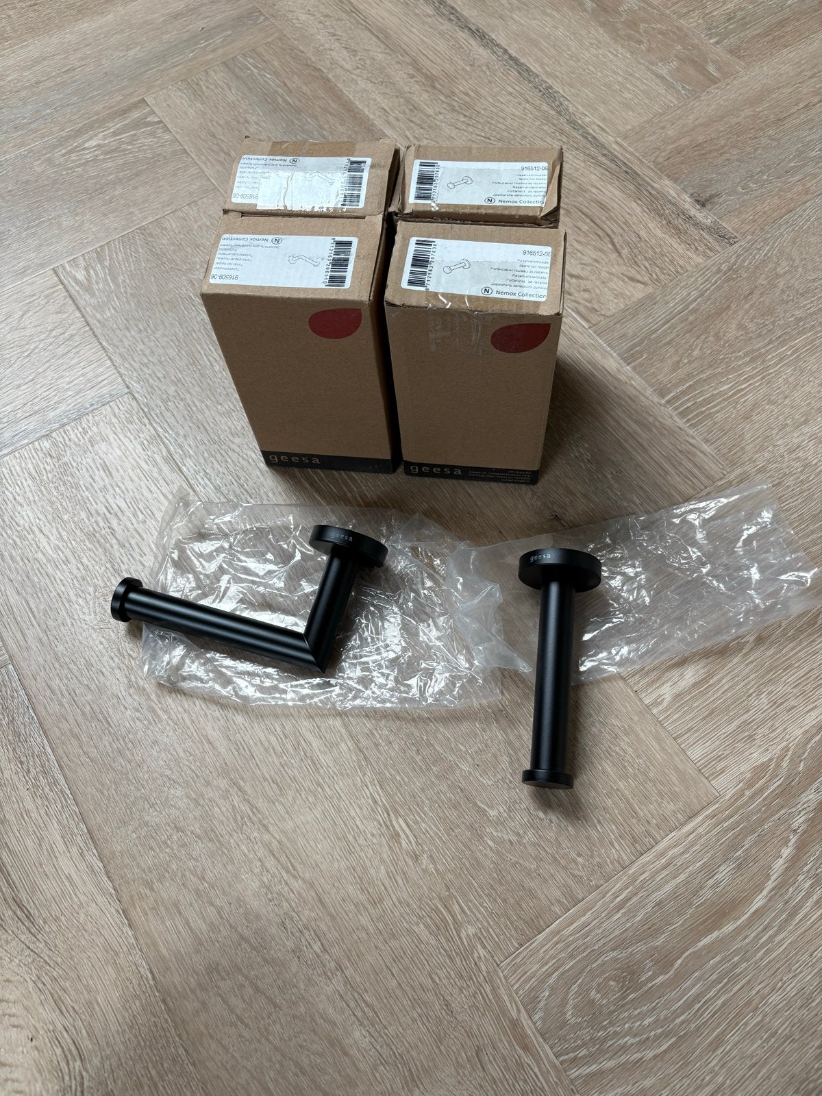 Geesa Nemox Collection toiletrolhouder en reserverolhouder, Toilet-accessoire, Nieuw, Ophalen of Verzenden, Overige merken