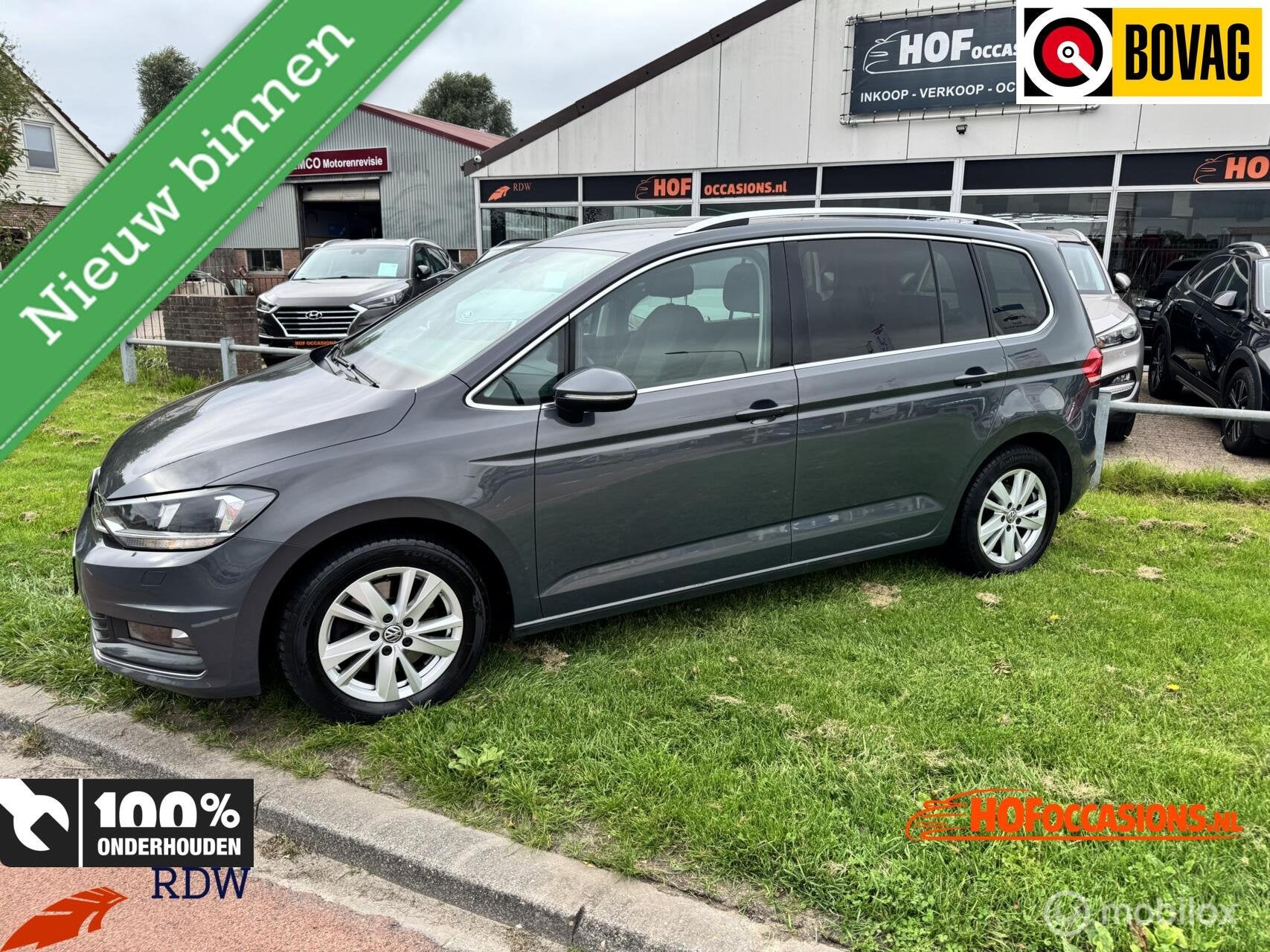 Volkswagen Touran 1.5 TSI Highline 7p Massage/carplay/trekha, Auto's, Dealer onderhouden, 15 km/l, Zwart, 4 cilinders
