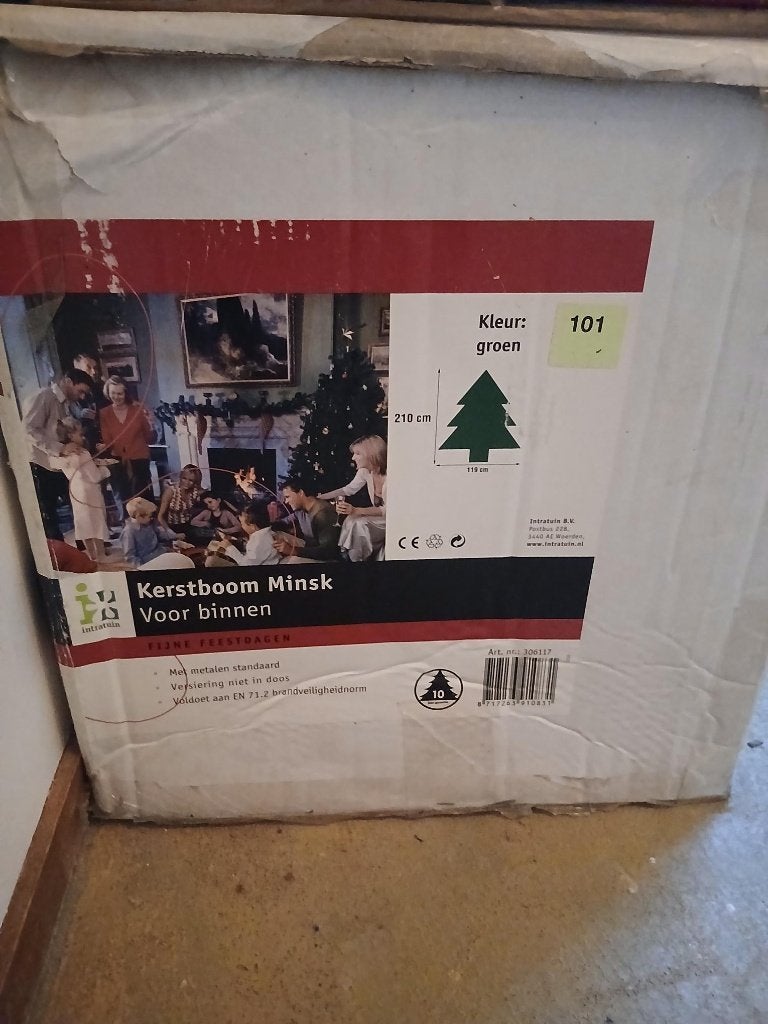 kerstboom +mand + 9 m ledlampjes (nieuw)+kerstballen, Diversen, Kerst, Ophalen, Gebruikt