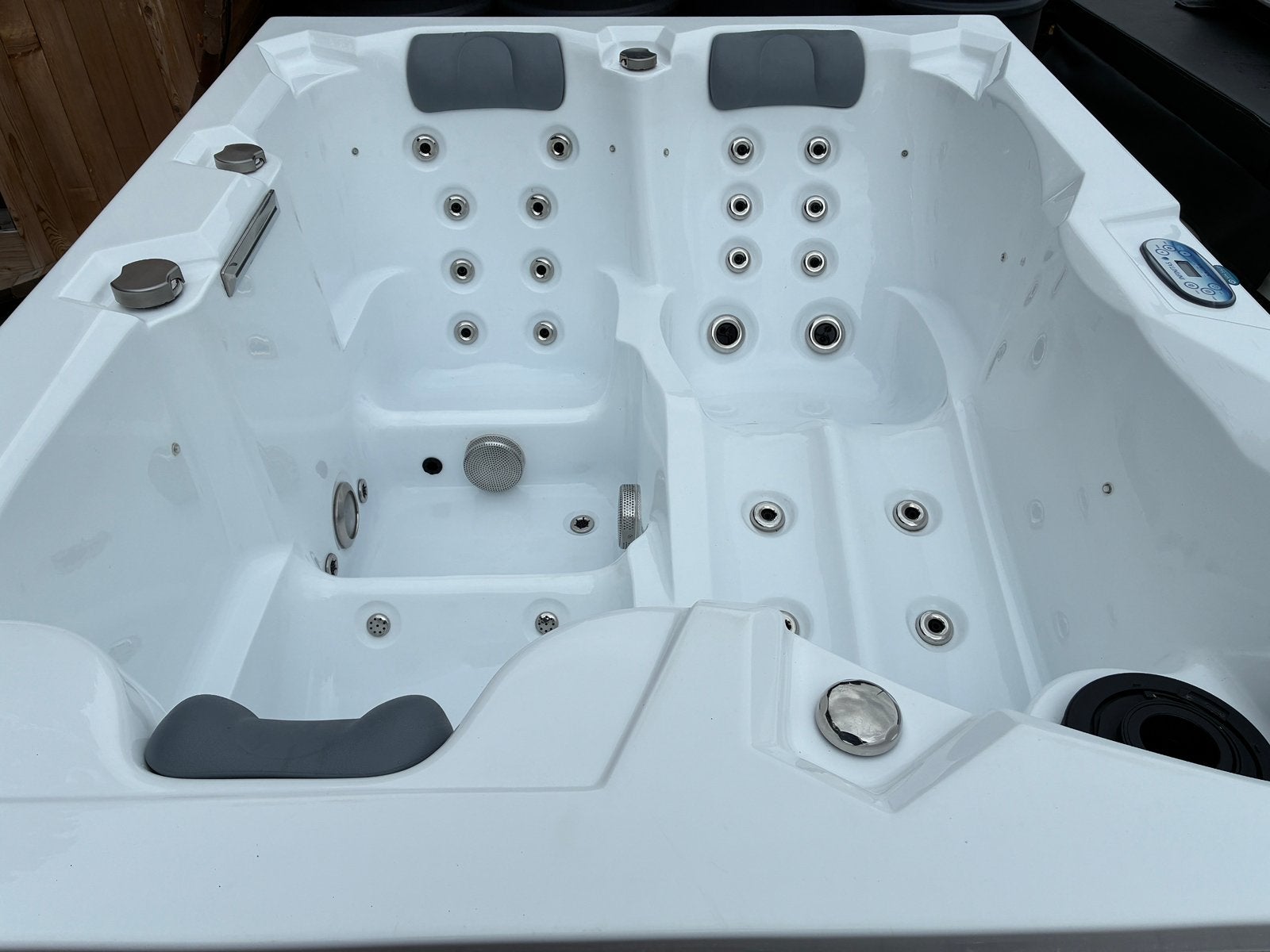 3 pers Spa Infinitas Blueline 800 incl Garantie & Plaatsing, Tuin en Terras, Ophalen, Zo goed als nieuw, Filter