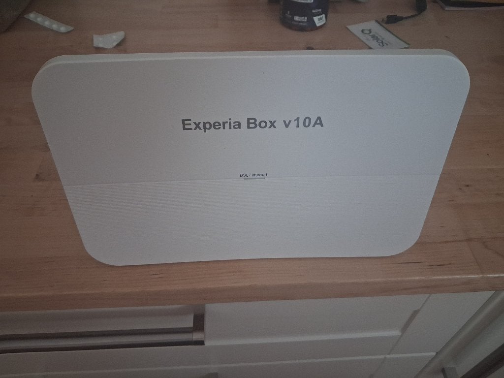 Experia Box v10A, Ophalen of Verzenden, Gebruikt, Router met modem, KPN Experia