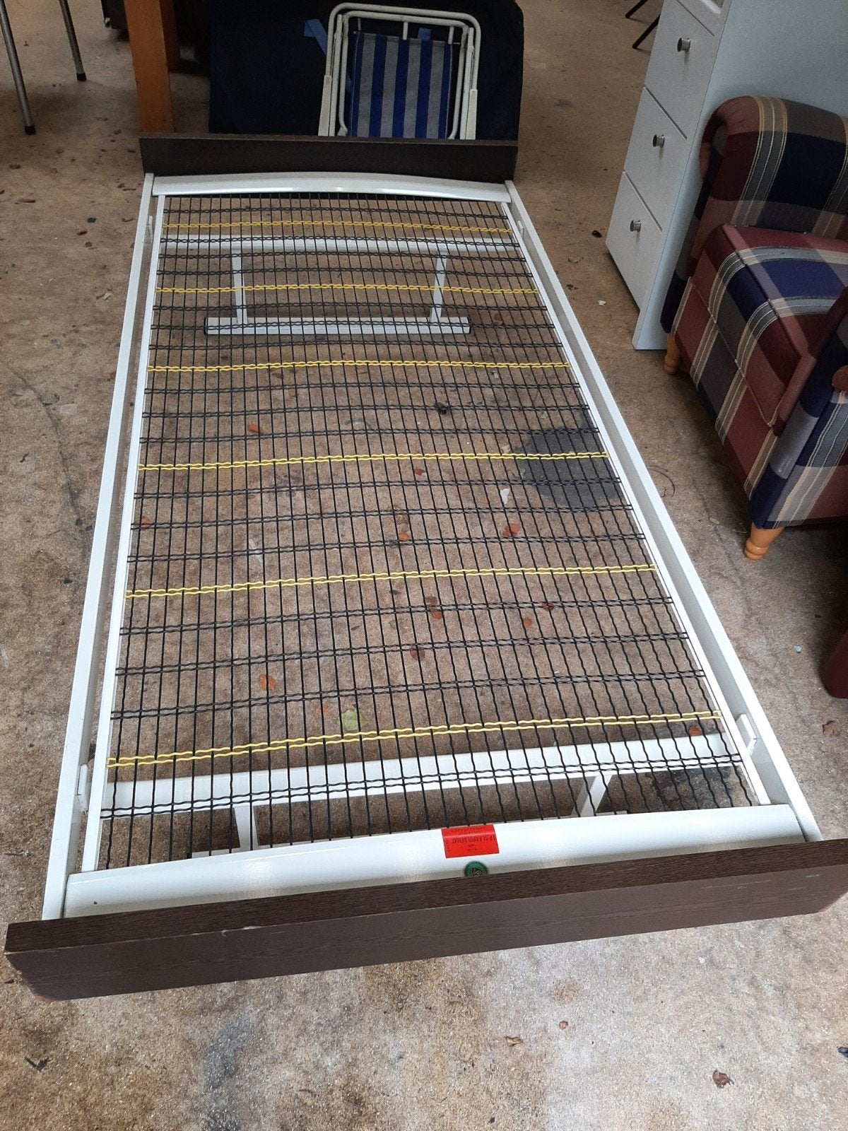 Eenpersoonsbed met slaapvlakmat - 90 x 190 cm, Huis en Inrichting, Slaapkamer | Bedden, Ophalen, Gebruikt, 90 cm, Eenpersoons