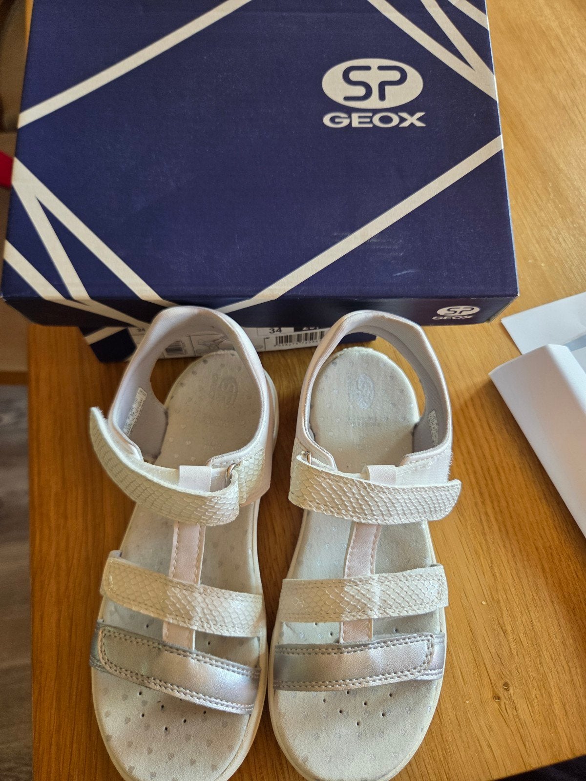 Geox sandalen maat 34 - zo goed als nieuw, Meisje, Schoenen, Ophalen of Verzenden, Zo goed als nieuw