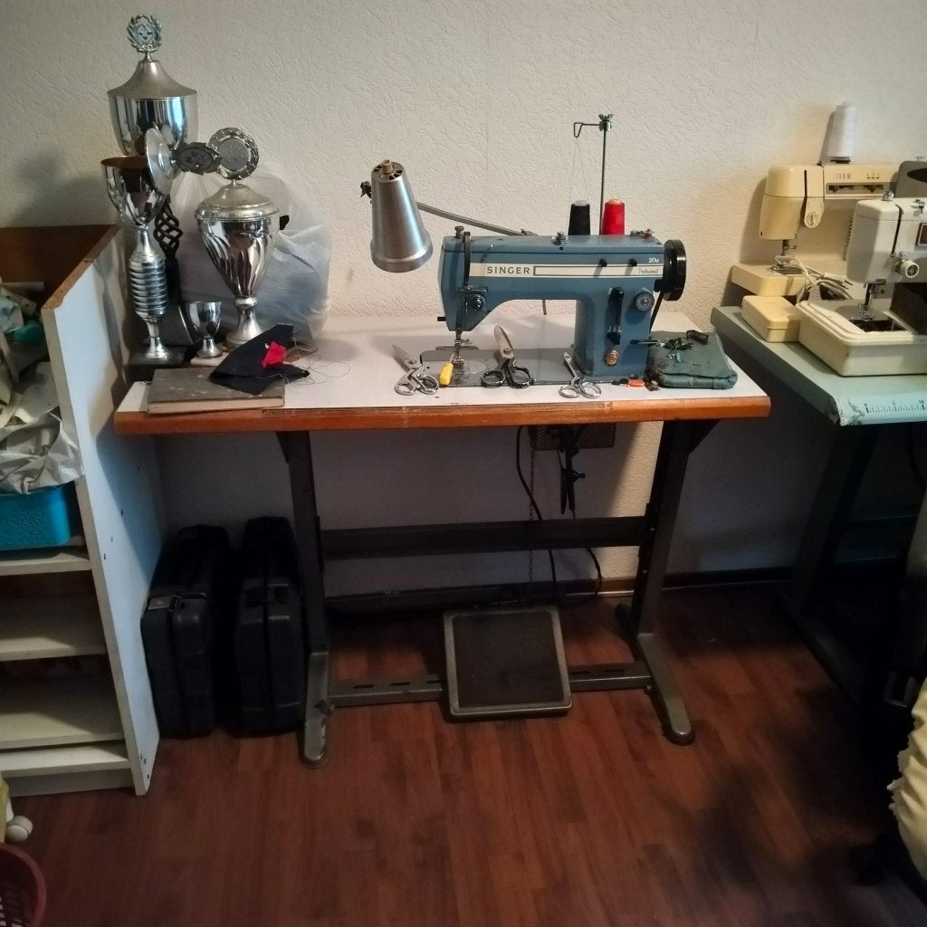 Singer 20U Industriële Naaimachine met Tafel, Ophalen, Gebruikt, Naaimachine, Singer