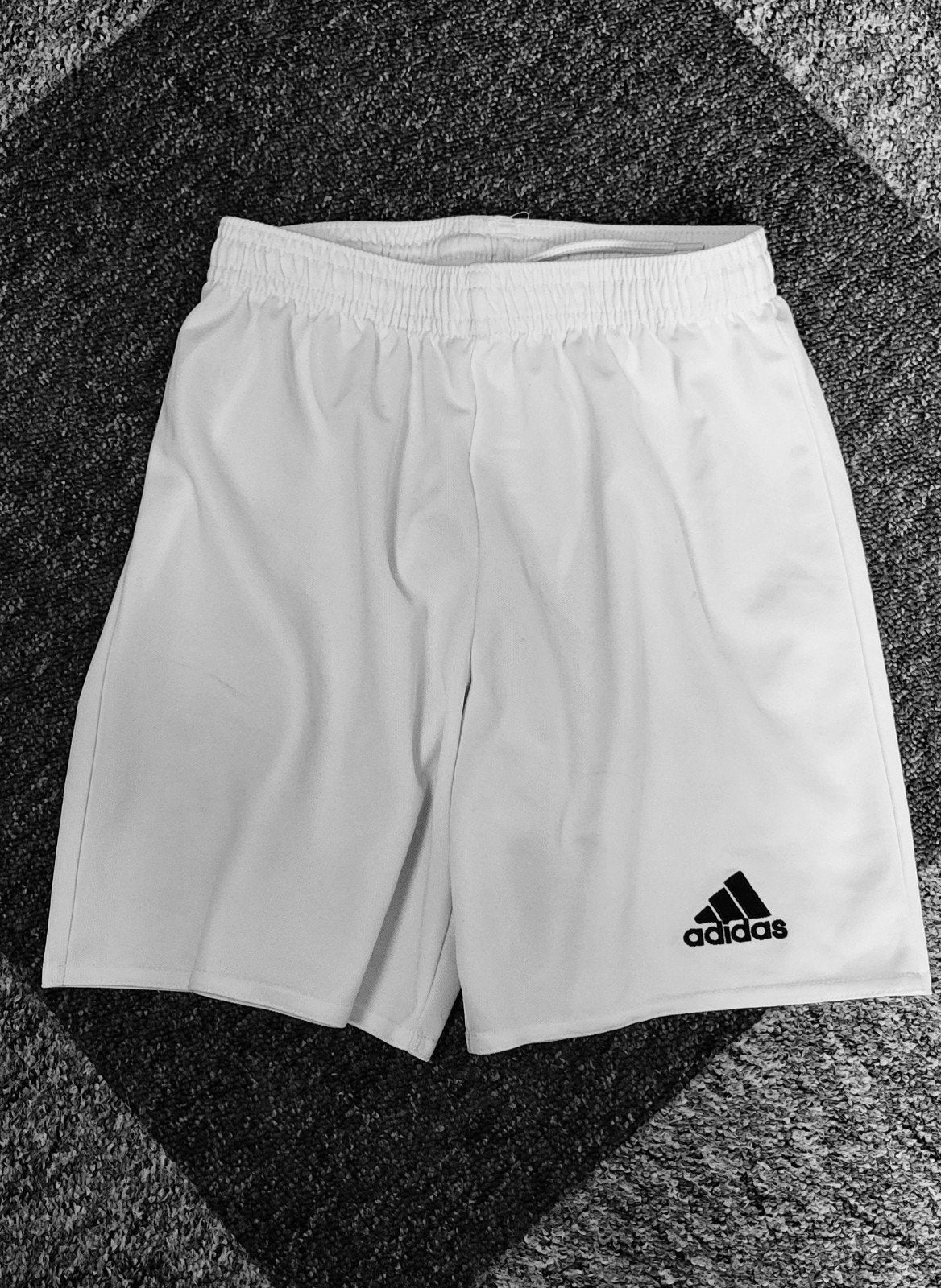 Adidas Puma korte broeken 9-10jaar, Ophalen of Verzenden, Jongen, Sport- of Zwemkleding