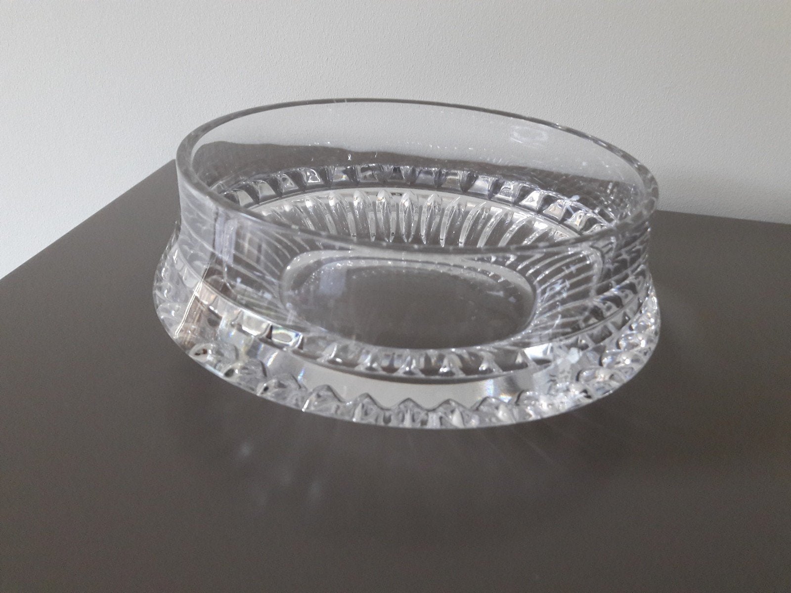 Mooie Kristallen schaal fruitschaal
doorsnede 19 cm
Hoogte 8, Ophalen of Verzenden