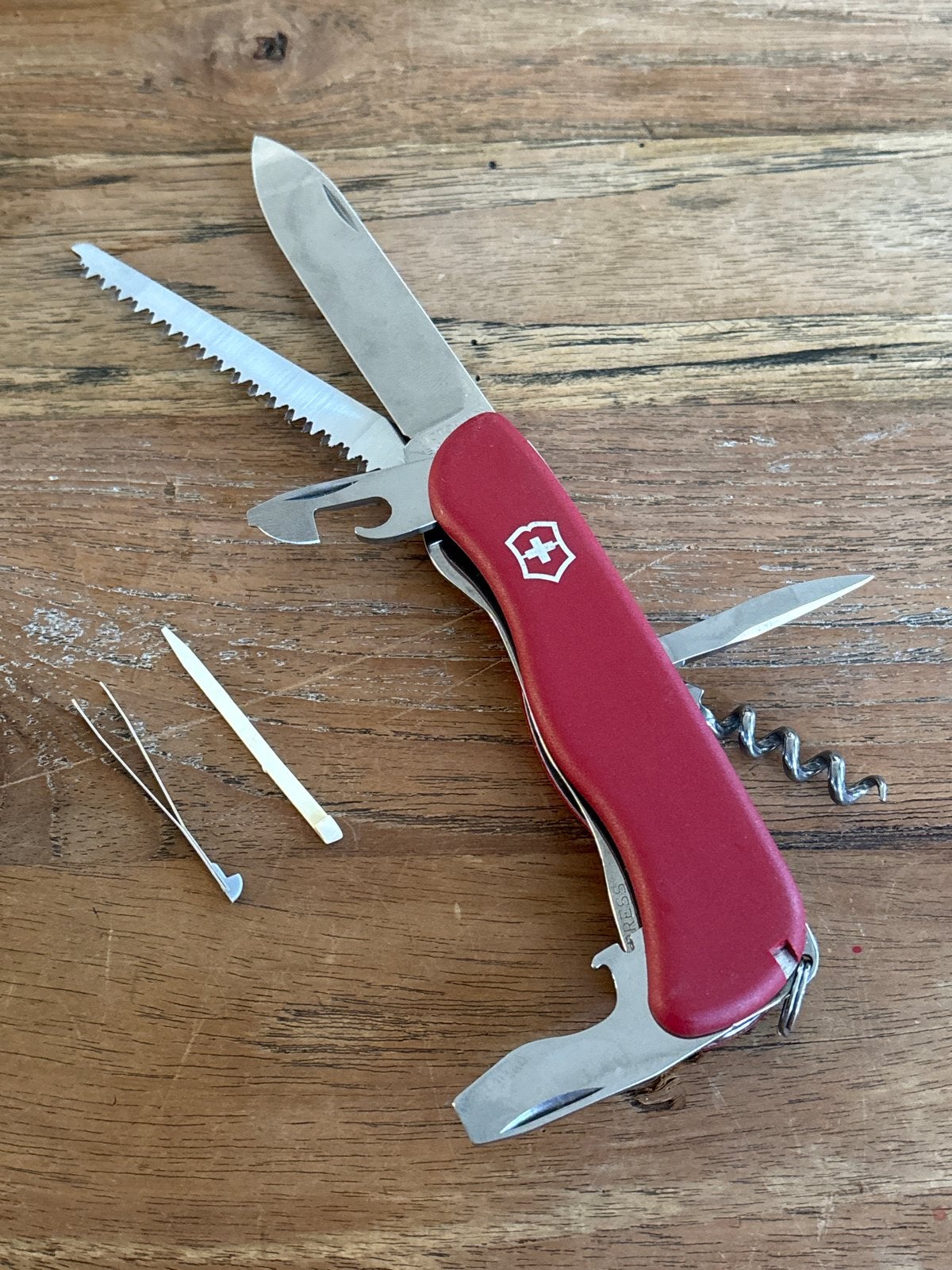 Victorinox Forester Zwitsers zakmes - Rood €25, Ophalen of Verzenden, Gebruikt