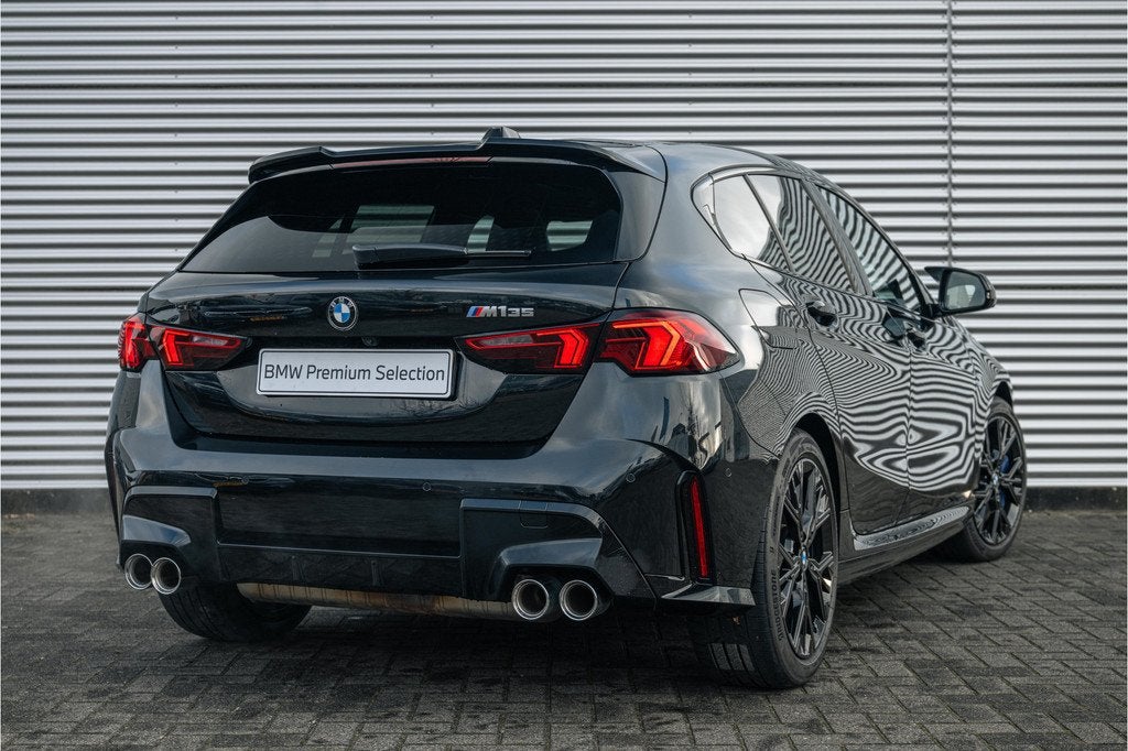 BMW 1 Serie M135 xDrive High Executive Automaat / Panoramada, Auto's, BMW, 1998 cc, 1525 kg, Gebruikt, 4 cilinders