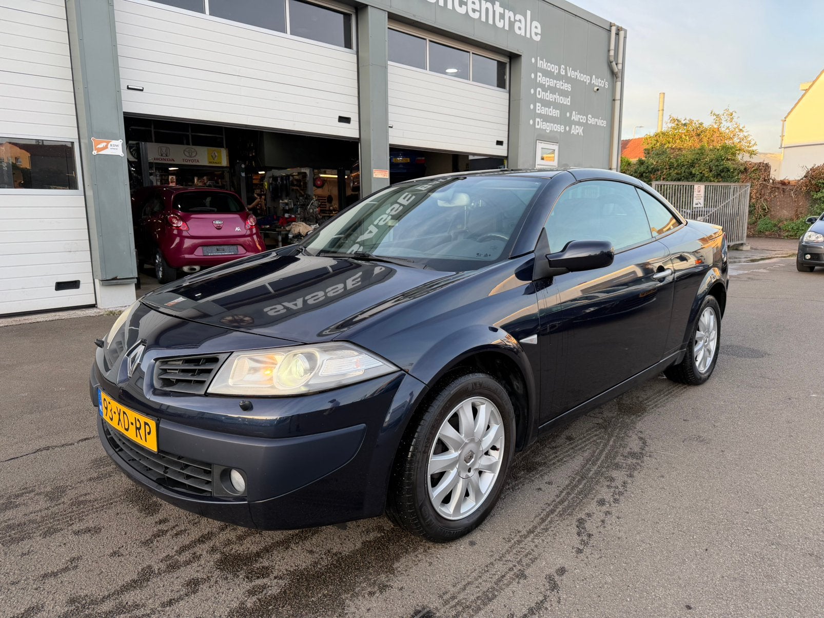 Renault Mégane 1.6 16V 82KW Cabrio AUT 2007 Blauw NAP ! ! !, Parkeersensor, 4 cilinders, Cabriolet, Bedrijf