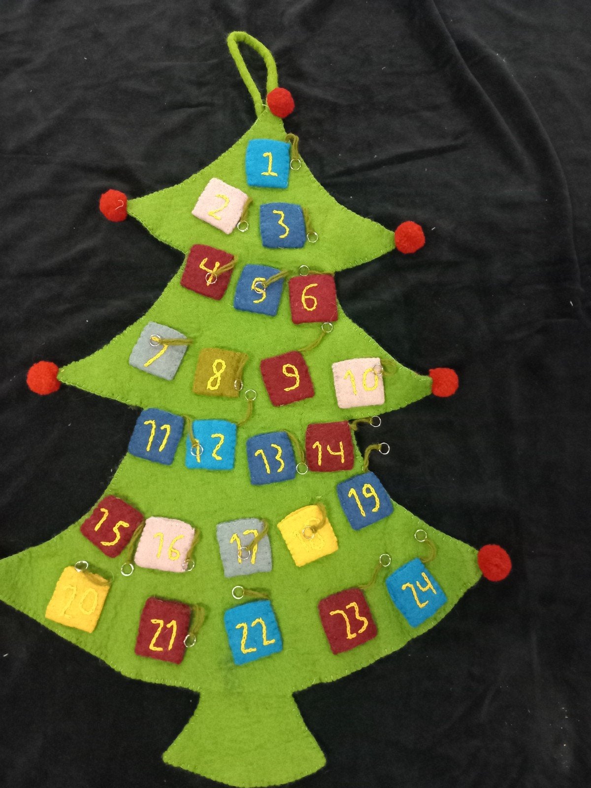 handgemaakte advents kerstboom van vilt, Diversen, Kerst, Ophalen of Verzenden, Nieuw