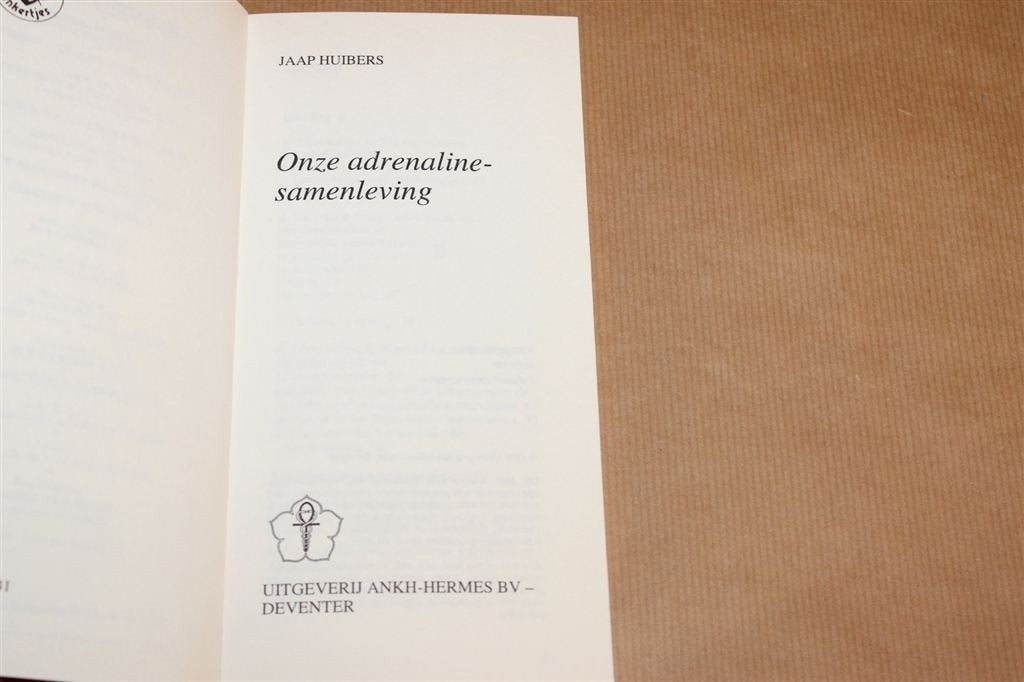 Onze Adrenaline-Samenleving — Natuurgeneeskunde & Stress, Ophalen of Verzenden, Gelezen, Overige onderwerpen, Achtergrond en Informatie