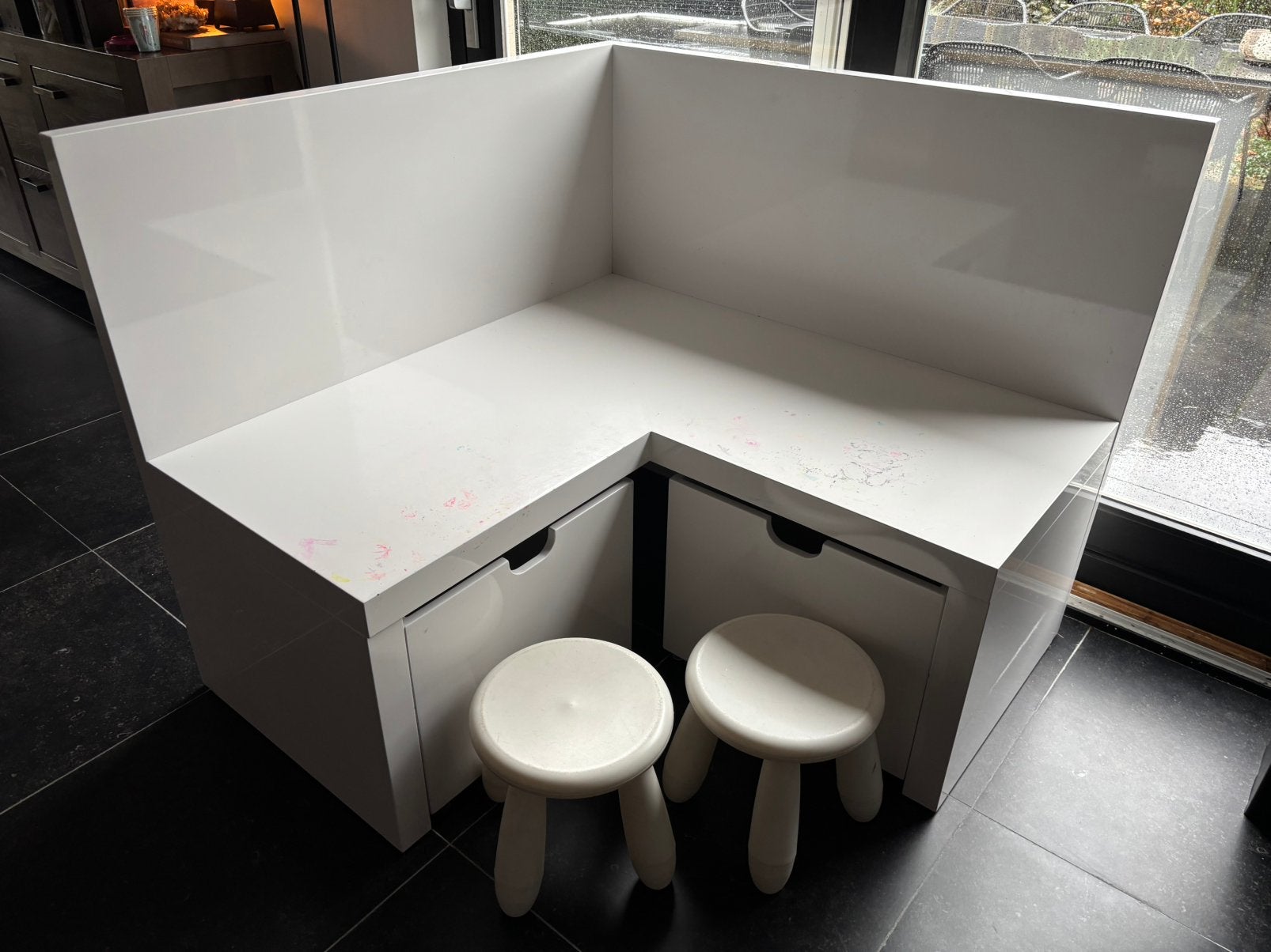 Speelhoekje wit 120x120 met ikea krukjes, Ophalen, Gebruikt, Tafel(s) en Stoel(en)