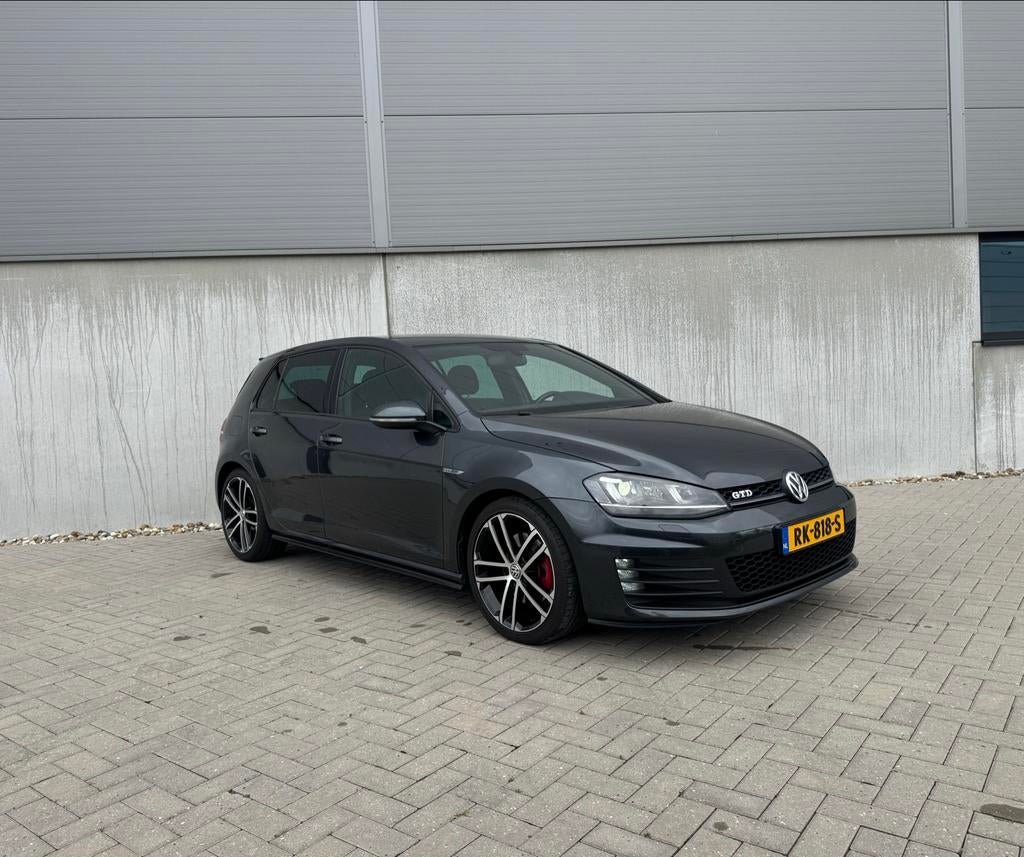 Volkswagen Golf 2.0 TDI 135KW 5D DSG 2014 Zwart, Auto's, 4 cilinders, Zwart, Diesel, 140 €/maand