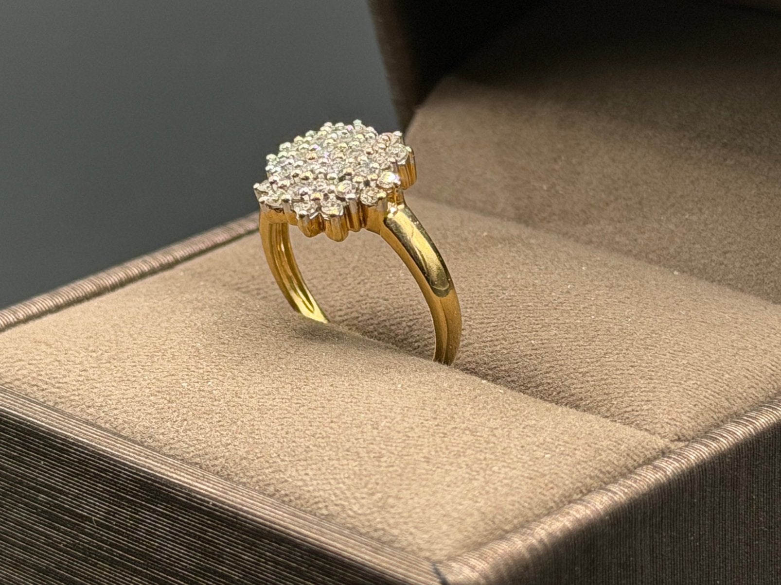 Prachtige 18K gouden ring met natuurlijke diamanten- 16,5mm, Ophalen of Verzenden, Kleiner dan 17, Met edelsteen, Dame
