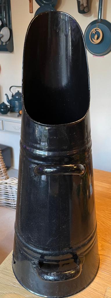 Een zwart emaille kolenkit, Antiek en Kunst, Ophalen of Verzenden