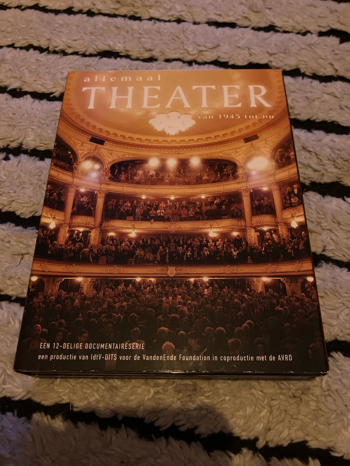 Allemaal Theater van 1945 tot nu - 12-delige documentaireser, Bonusmateriaal, Alle leeftijden, Nederlands, Zo goed als nieuw