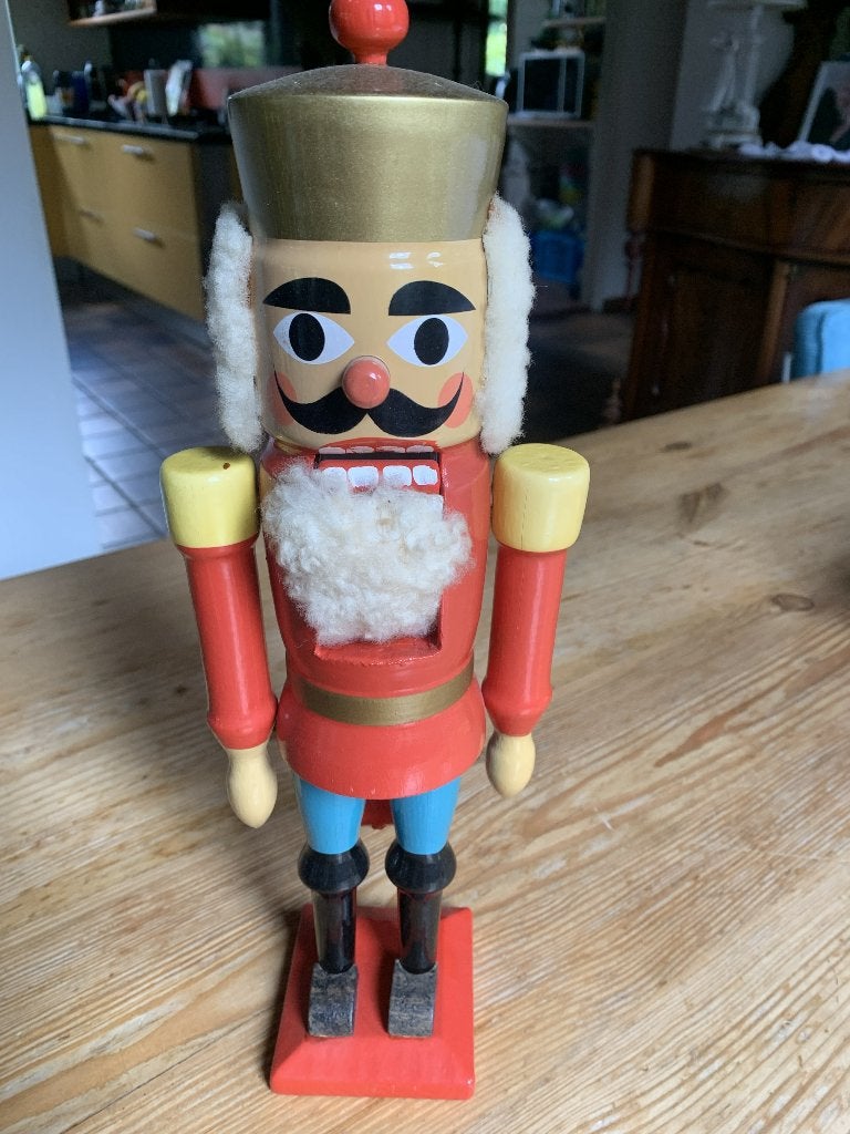Vintage Ertsgebergte houten notenkraker van 34 cm hoog, Ophalen of Verzenden, Huis en Inrichting