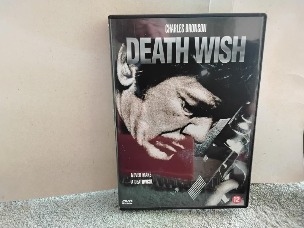DEATH  WISH   NEVER  MAKE  A  DEATHWISH, Vanaf 16 jaar, Verzenden