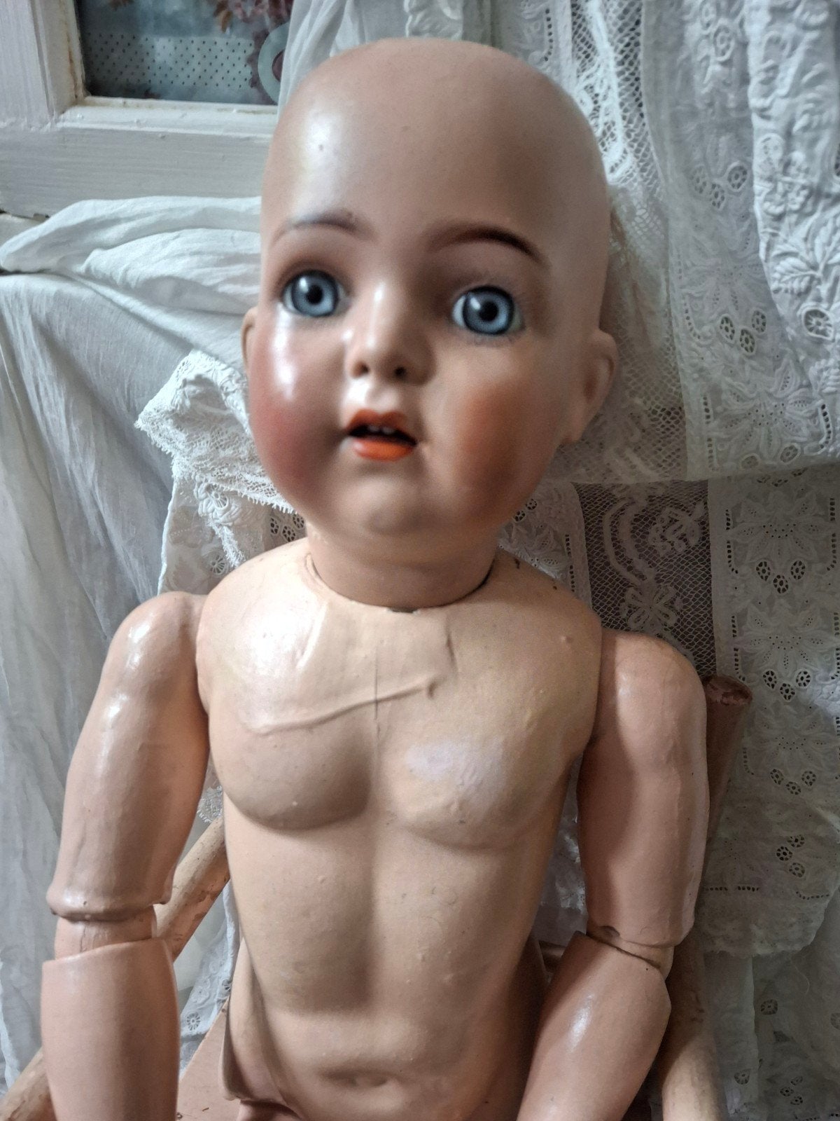 Antieke pop met bijgewerkt gezicht door poppendokter, Verzenden, Gebruikt, Pop