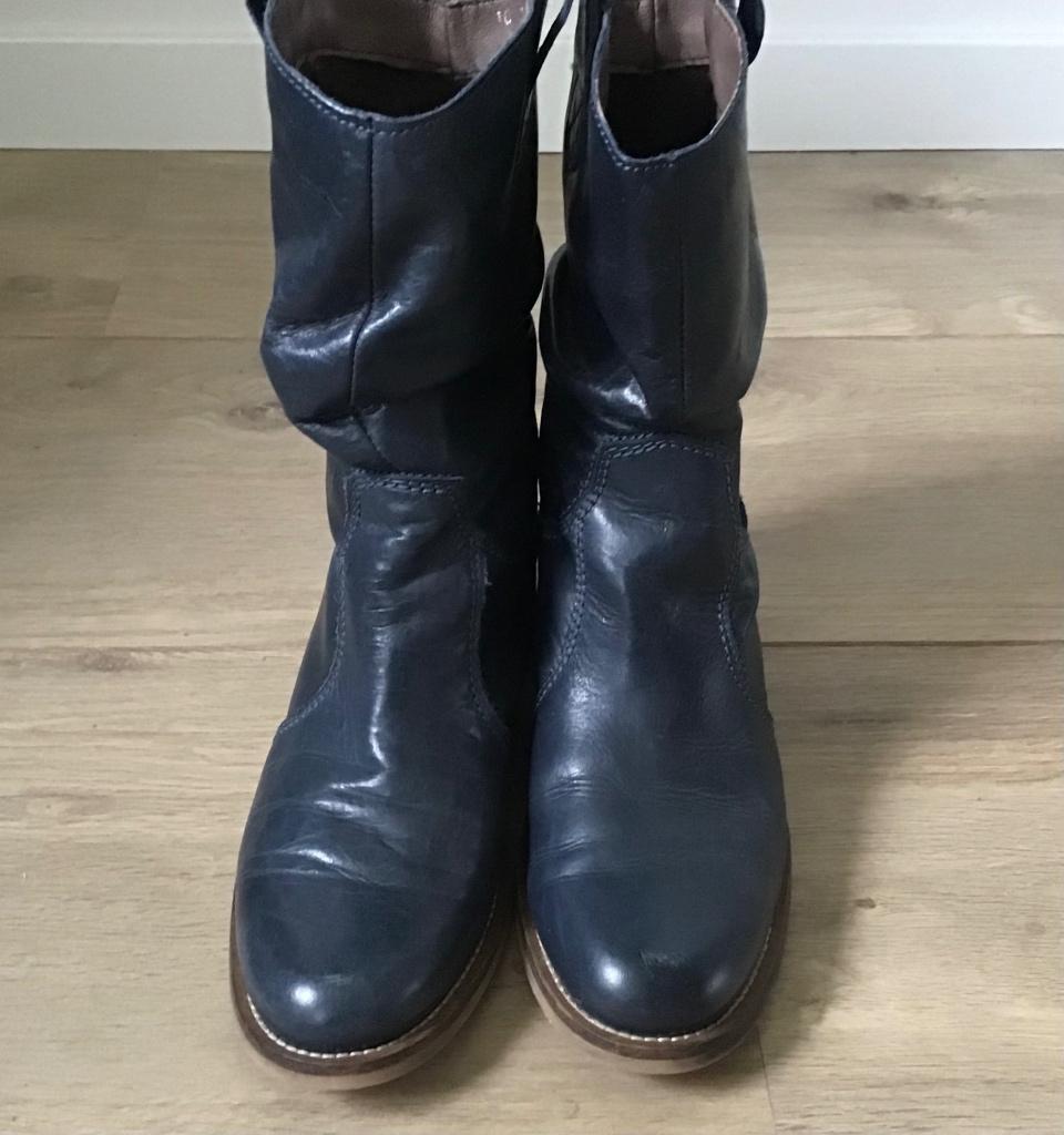 TE KOOP: HALFHOGE DAMESLAARSJES (maat 37), Kleding | Dames, Schoenen, Blauw, Lage of Enkellaarzen, Ophalen of Verzenden, Zo goed als nieuw